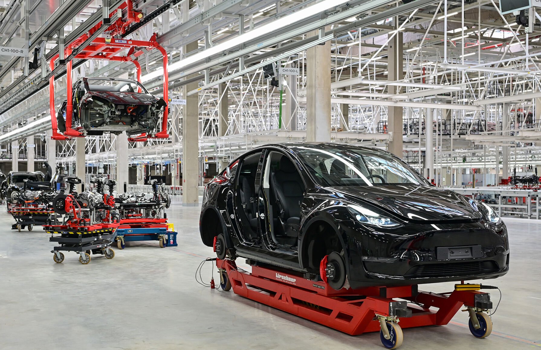 US safety regulators to investigate Tesla for steering wheels that can fall off